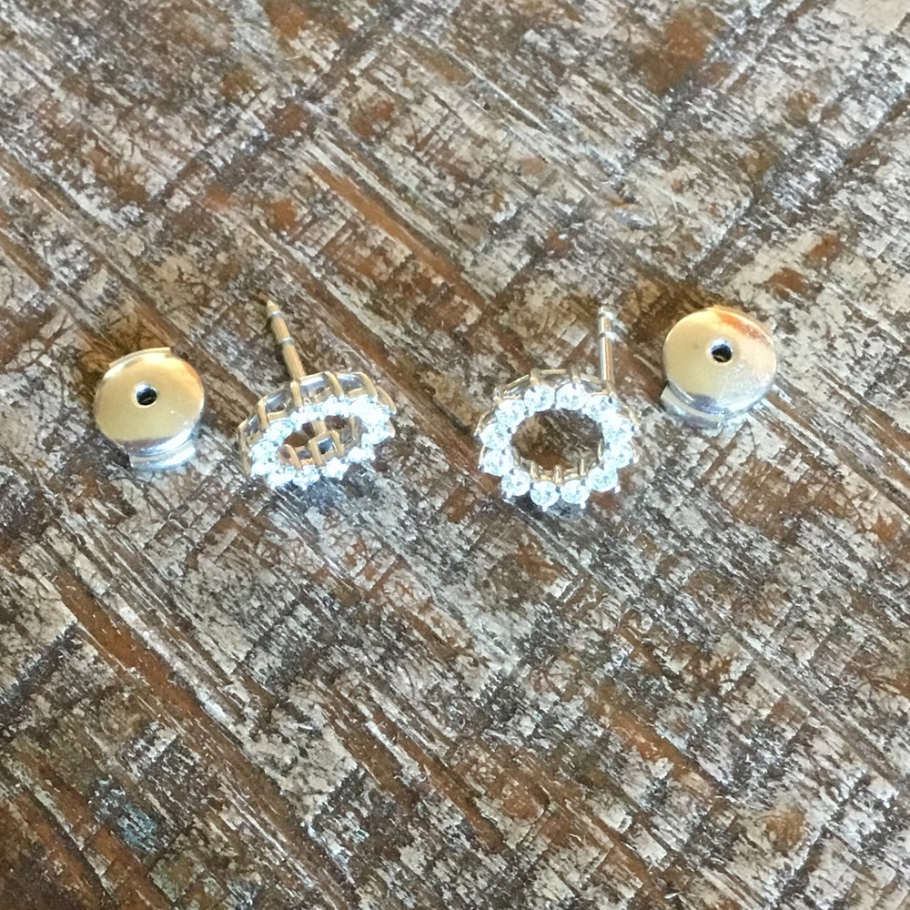 Authentic Tiffany & Co. Open Circle Platinum Diamond Stud Earrings - Picture 6 of 16